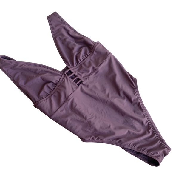 Shade and Shore one‎ piece lavender swimsuit, high cut thigh large - Picture 4 of 11